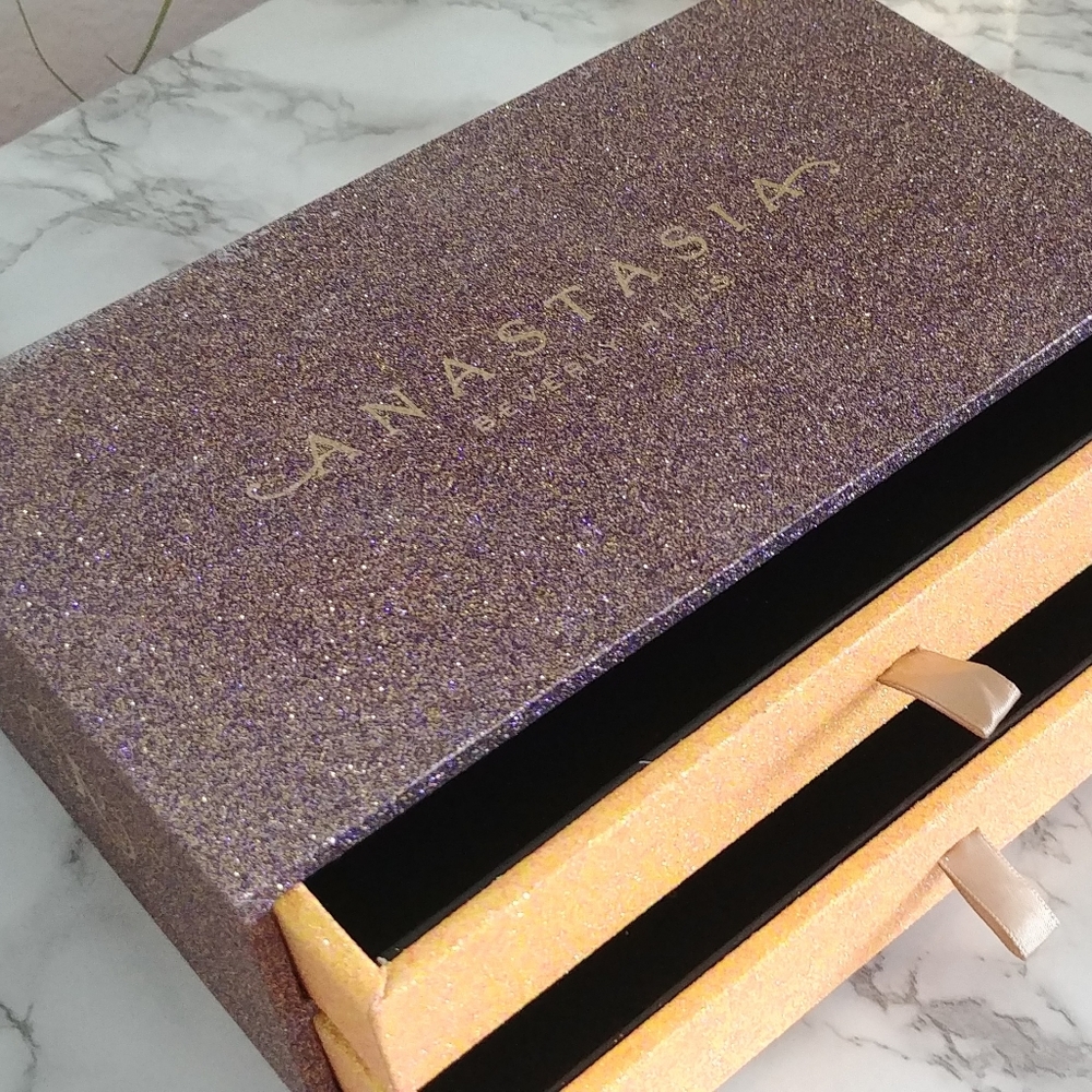 Anastasia Beverly Hills Glitter Box